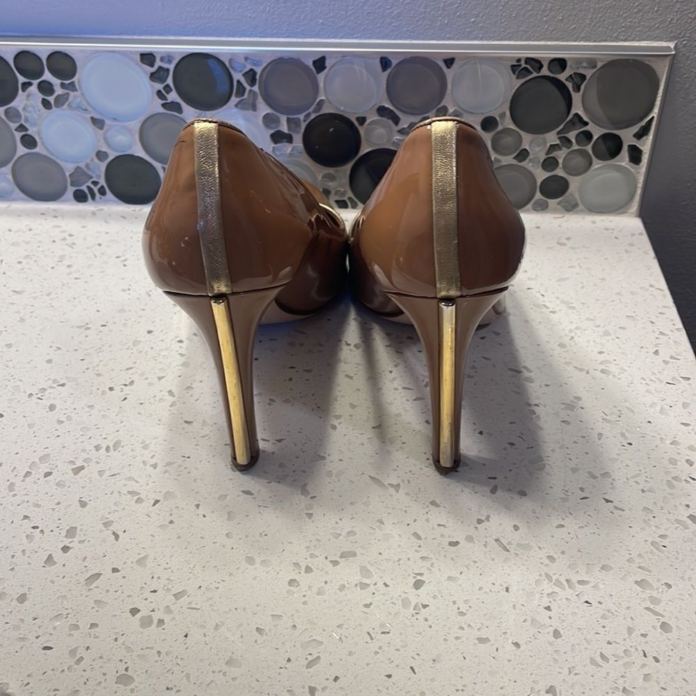 MIU Miu woman’s brown patent leather heels - Picture 10 of 16